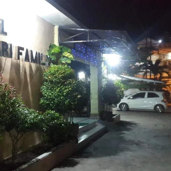 Bahari Family Hotel，位于Bitung的酒店