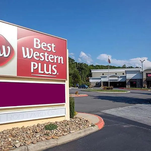 Best Western Plus Clemson Hotel & Conference Center，位于克莱门森的酒店
