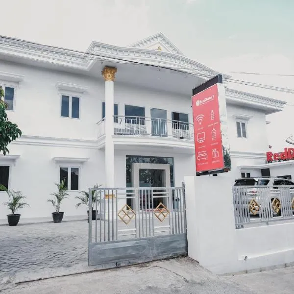 RedDoorz Syariah near Transmart Lampung，位于Kedaton的酒店