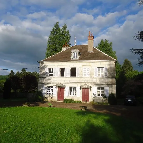 Maison de caractere，位于La Chapelle-sur-Furieuse的酒店