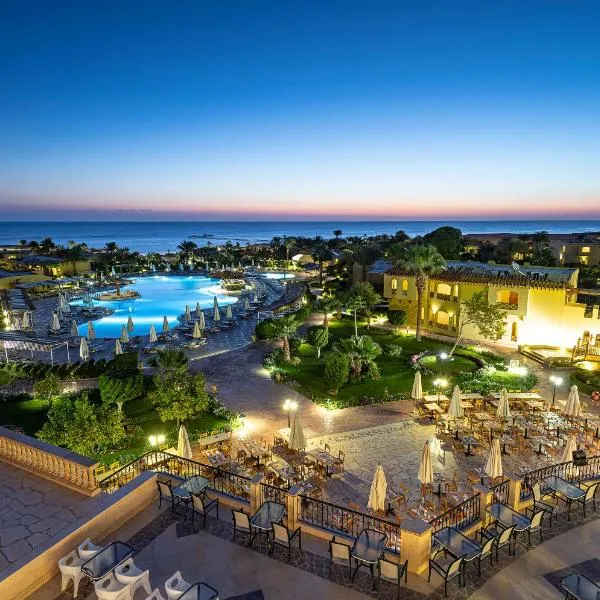 Three Corners Fayrouz Plaza Beach Resort，位于Marsa Alam的酒店