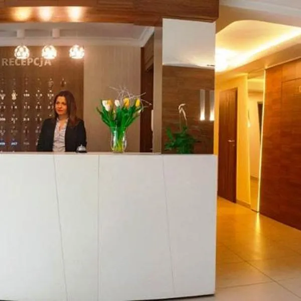 Hotel Livia，位于Ludwinów的酒店