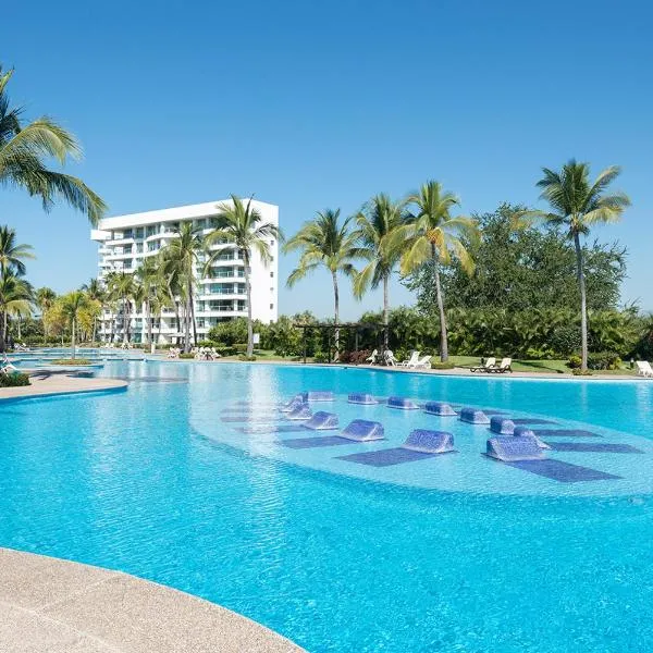 Condo en Nuevo Vallarta con acceso a playa，位于梅兹卡勒斯的酒店