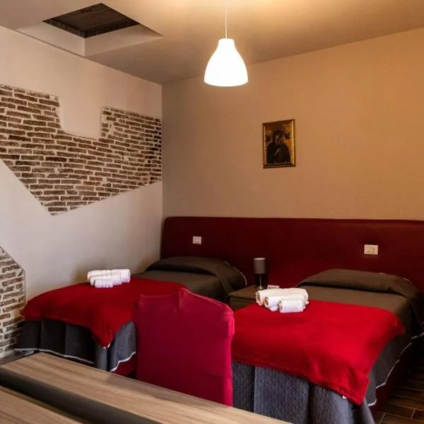 Il Carro Comfortable Rooms，位于Acquaviva Platani的酒店