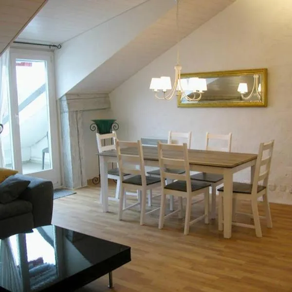 Joline private guest apartment downtown Nidau，位于Nidau的酒店
