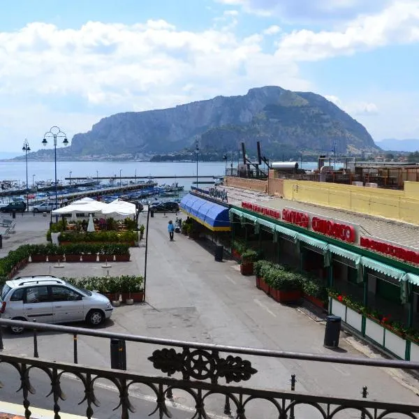 Mondello Holidays，位于蒙德罗的酒店