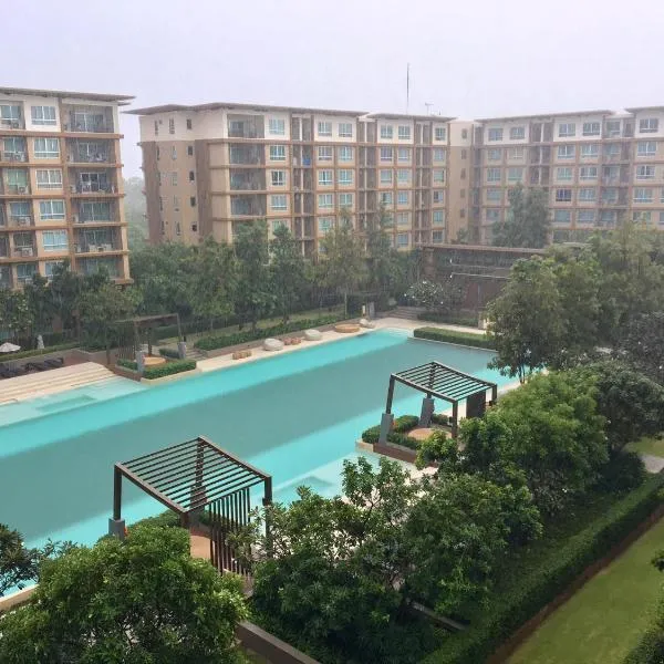 Baan Tew Lom Condo บ้านทิวลมคอนโด，位于七岩的酒店