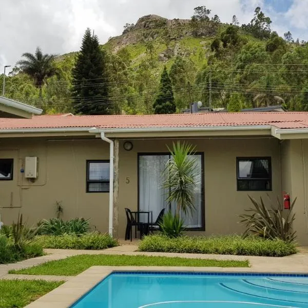 Veki's Town Lodge Apartments，位于姆巴巴内的酒店