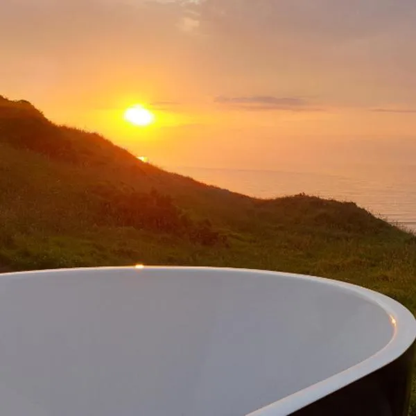 SeaView Retreat -Amazing Ocean Views and Outdoor bath，位于Waiuku的酒店