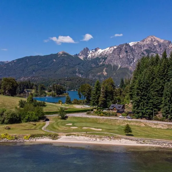 Casa en Llao Llao con vista al lago y campo de golf，位于圣卡洛斯-德巴里洛切的酒店