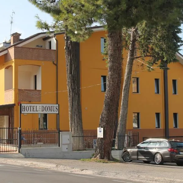 Hotel Domus，位于SantʼEusanio del Sangro的酒店