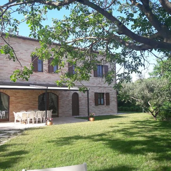 Casale Caldarette，位于费尔莫的酒店