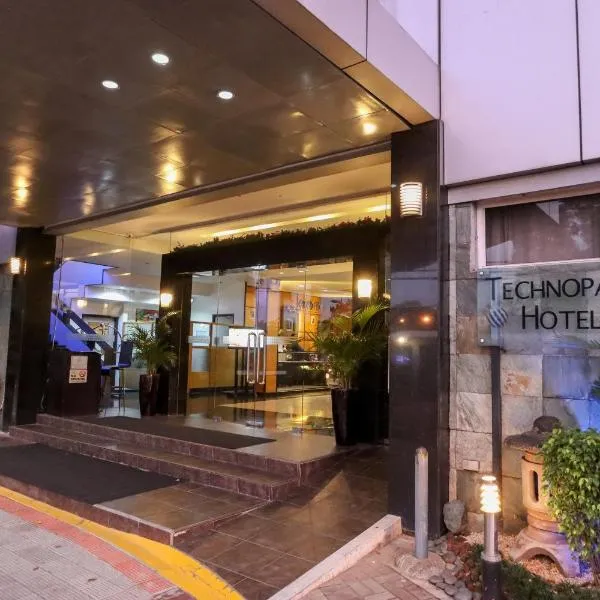 Technopark Hotel，位于圣罗莎的酒店