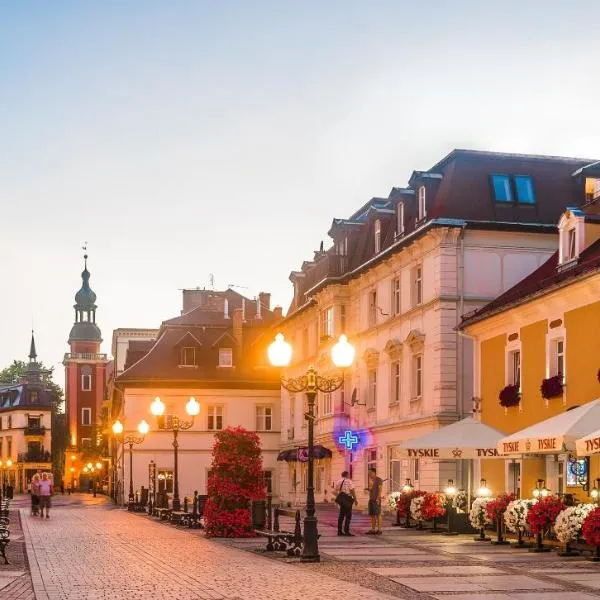 Hotel Restauracja Caspar，位于Szklarska Poręba Dolna的酒店