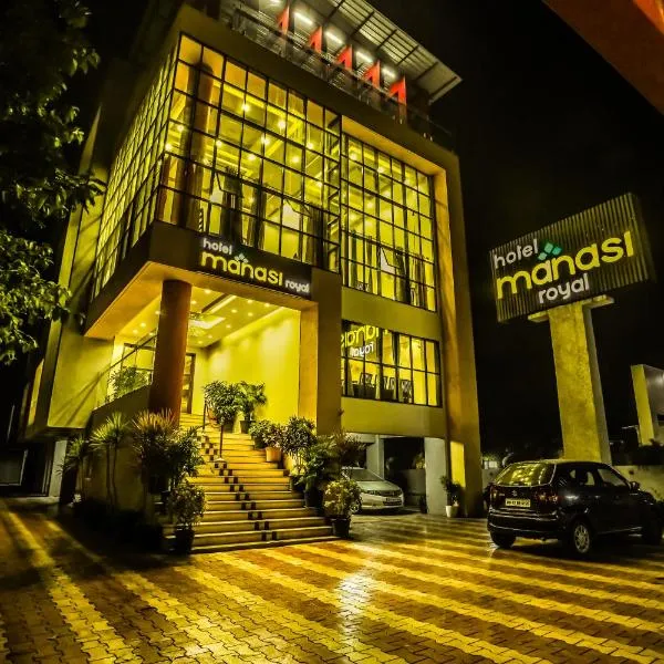 Hotel Manasi Royal，位于萨塔拉的酒店