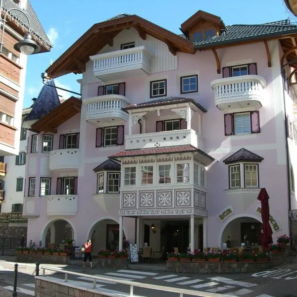 Ciasa Mancin Suite-Apartments，位于莫埃纳的酒店
