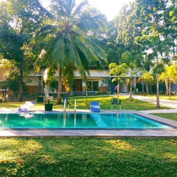 Temple Pond Villa Colombo，位于Mattegoda的酒店