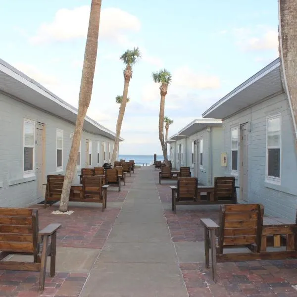 Shoreline Suites & Cabana Cottages – Beachfront，位于Wilbur-by-the-Sea的酒店