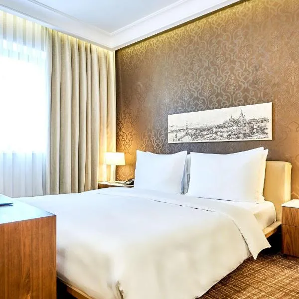 Radisson Blu Hotel, Kyiv Podil City Centre，位于Darnitsa的酒店