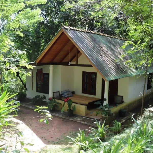 绿山小屋旅馆，位于Netolpitiya的酒店