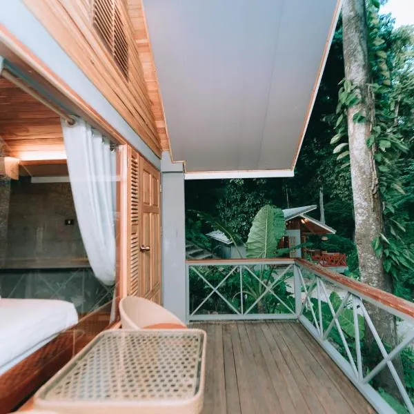 Luxury Camp@Green Jungle Park，位于琅勃拉邦的酒店
