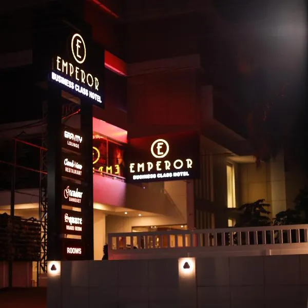 Hotel Emperor，位于Chakkarakkal的酒店