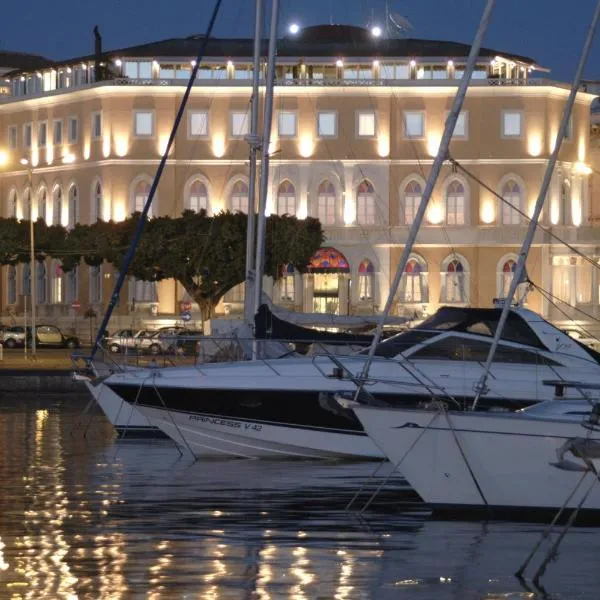 奥提伽大酒店，位于Marina di Melilli的酒店