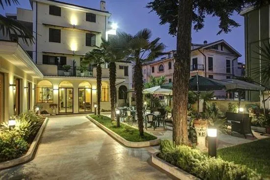 Hotel Ester Safer，位于San Silvestro的酒店