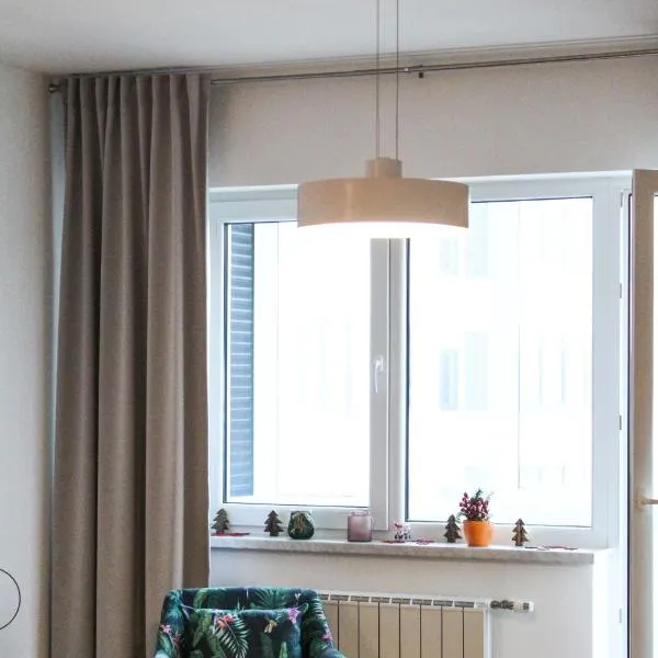 Bright, modern & cozy apartment，位于图兹拉的酒店