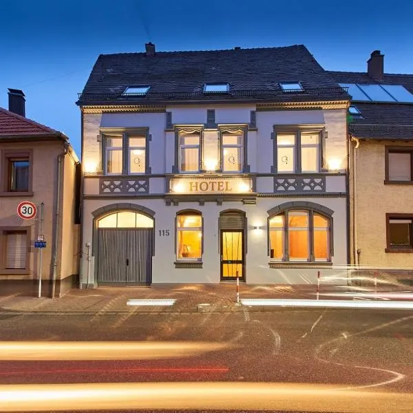 Hotel Phoenix，位于Königsbach Stein的酒店