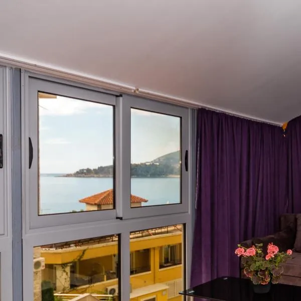 Blue sea apartments by ArniCare，位于拉法洛维奇的酒店