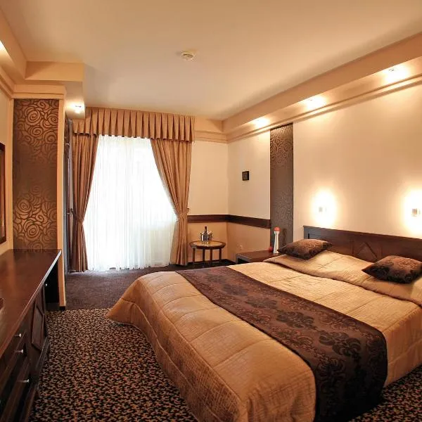 匈格特阿波罗酒店，位于豪伊杜索博斯洛的酒店