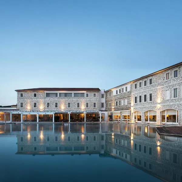 Terme di Saturnia Natural Spa & Golf Resort - The Leading Hotels of the World，位于Capanne的酒店