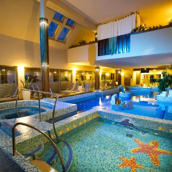 Piknik Wellness Hotel，位于Balatonszabadi Fürdőtelep的酒店