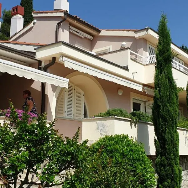 Villa Slava，位于索利纳的酒店