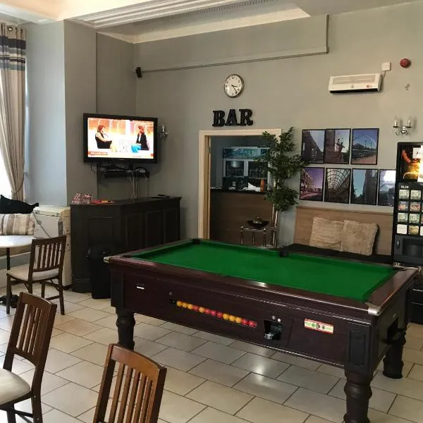 Newcastle West Hotel & Bar，位于Elswick的酒店