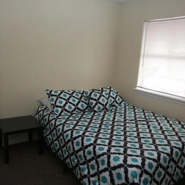 2 bed/ 1 bath next to Ft. Sill，位于劳顿的酒店