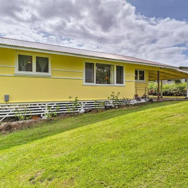 Charming Historic Hilo House Minutes to Beach!，位于Honomu的酒店