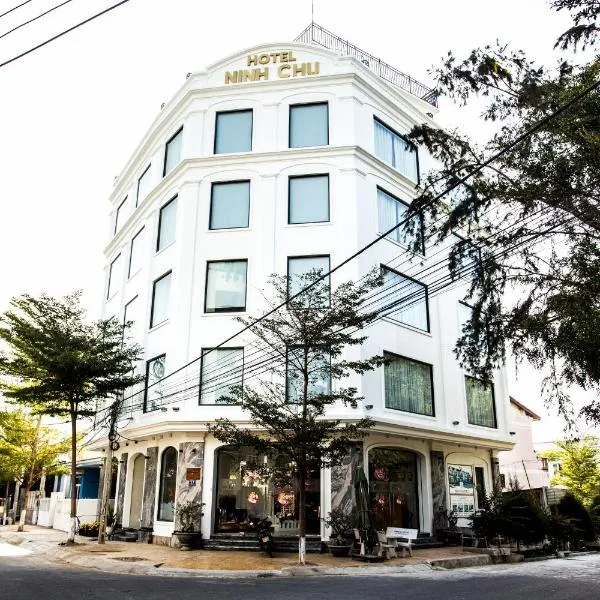 宁楚酒店，位于Thanh Hải的酒店