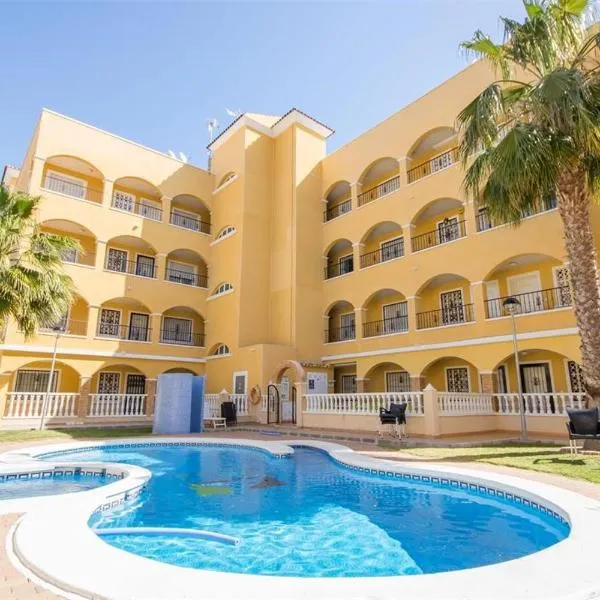 Apartment Fontana Golf Villamartin，位于奥里韦拉斯科斯塔的酒店