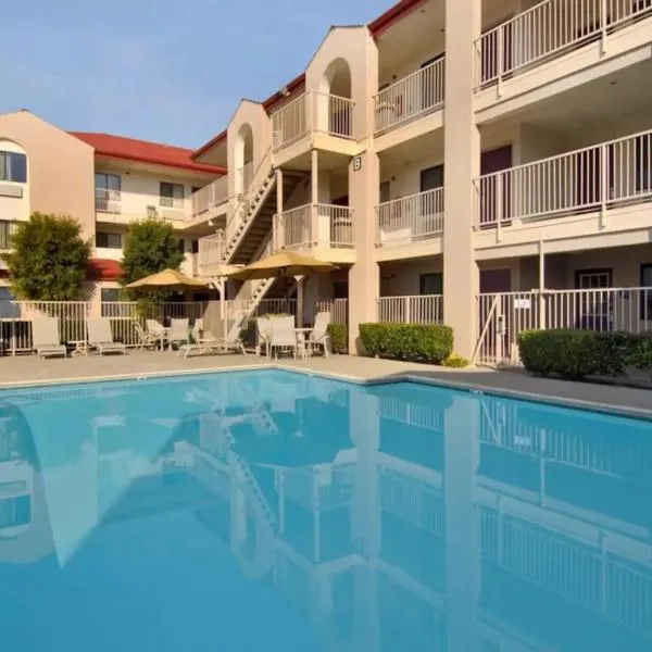 California Inn and Suites, Rancho Cordova，位于兰乔科尔多瓦的酒店