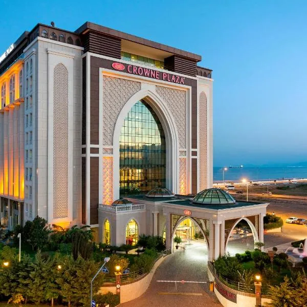 安塔利亚皇冠假日酒店，位于Hurmaköy的酒店