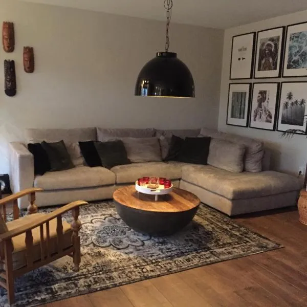 Rumah kita, bungalow met 2 slaapkamers in het mooie Drenthe，位于Erm的酒店