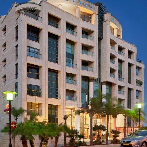 Crowne Plaza Haifa, an IHG Hotel，位于Kefar Shamir的酒店