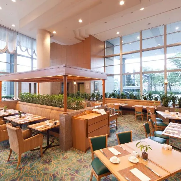 富山皇冠假日酒店&度假村，位于富山的酒店