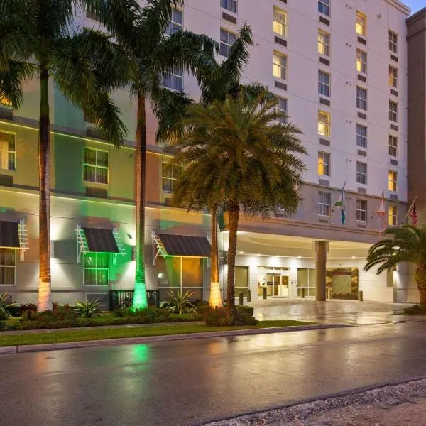 科勒尔盖布尔斯迈阿密国际机场贝斯特韦斯特尊贵酒店，位于南迈阿密的酒店