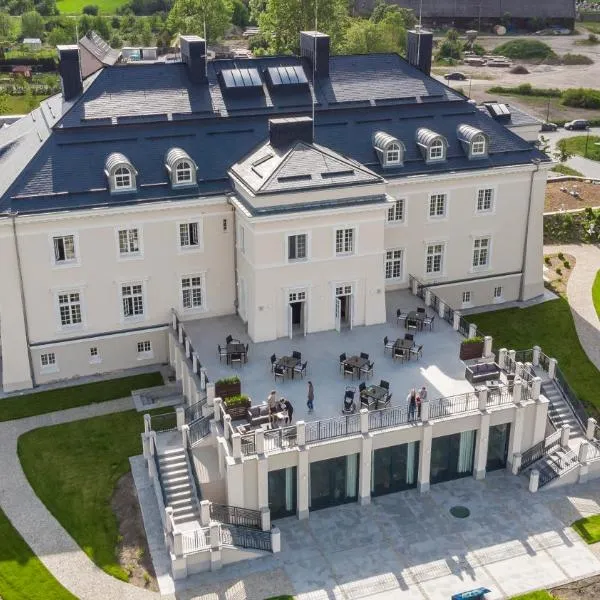 Pałac Komierowo，位于Sępólno Krajeńskie的酒店