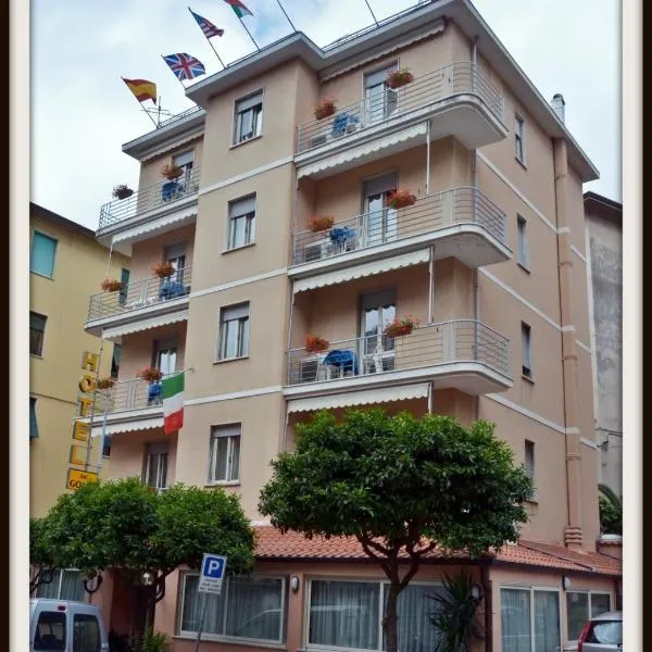 德尔哥佛酒店，位于Ponzano Superiore的酒店