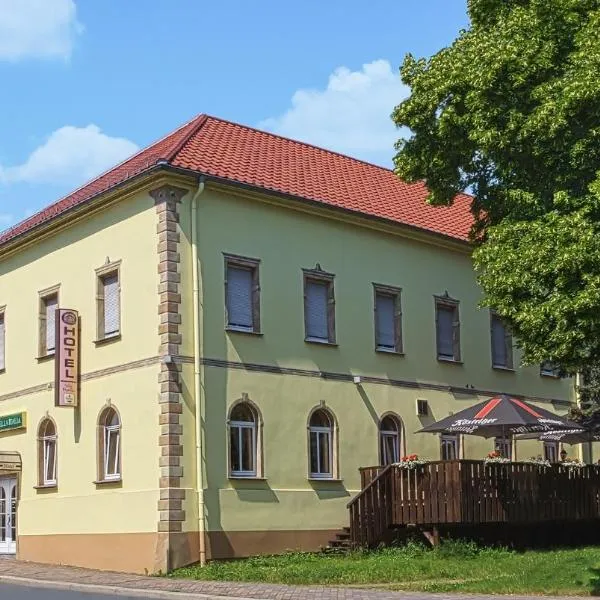 乌尔曾珀斯特酒店，位于Doberschütz的酒店