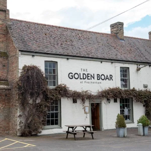 The Golden Boar，位于Herringswell的酒店